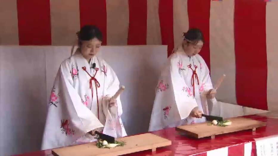 護国神社で「七草祭」(7日)