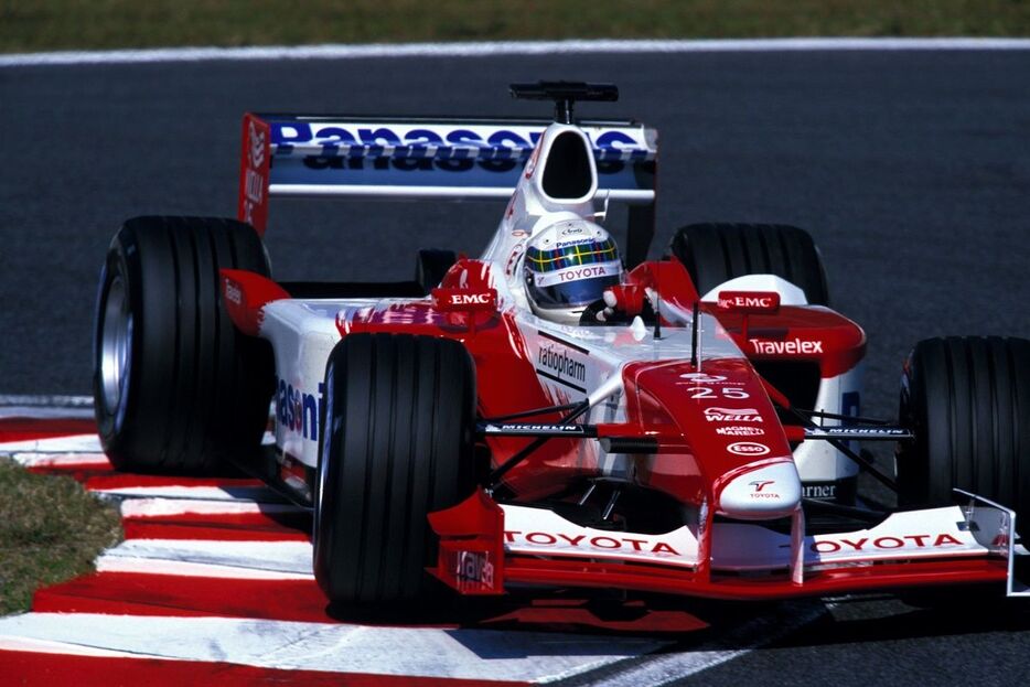 JFC F1 ヘルメット アラン・マクニッシュ 2002 トヨタ 1/12