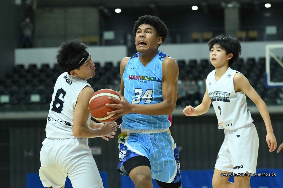 四日市メリノール学院中No.34白谷は約22分の出場で25得点、14リバウンドのダブルダブル