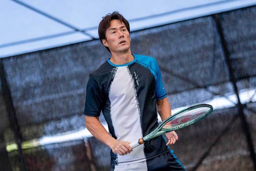 47歳となる今季、日本協会の強化選手に復帰を果たす男子プロテニスの松井俊英【写真：本人提供】