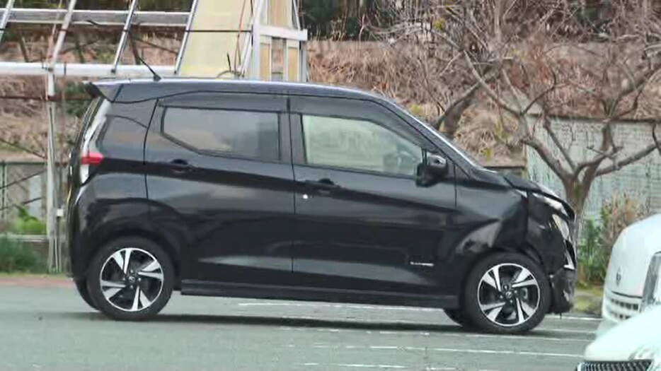 男性運転の車に衝突された車（事故現場の駐車場）