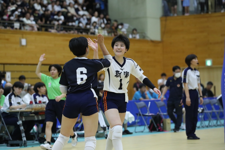 髙橋 凪（就実高）【写真：月刊バレーボール】