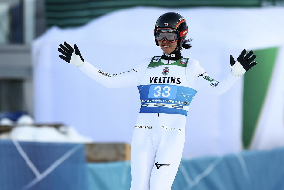 ノルディックスキーのワールドカップ（Ｗ杯）ジャンプ男子は１日、ドイツのガルミッシュパルテンキルヘンで伝統のジャンプ週間第２戦を兼ねた個人第１２戦が行われ、中村直幹の１２位が日本勢最高だった。