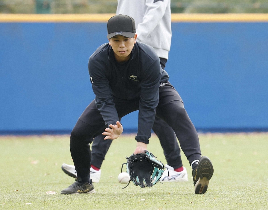 ノックを受ける門脇（撮影・五島　佑一郎）