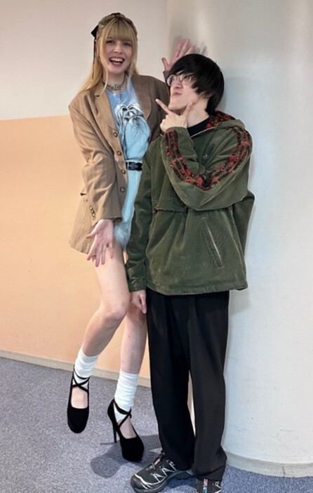 ミシャ、城之内との2ショット　※「ミシャ」エックス