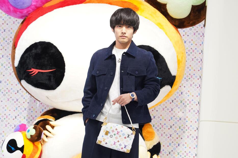 「LOUIS VUITTON × MURAKAMI」リエディション・コレクションのポップアップストアのレセプションに登場した赤楚衛二さん