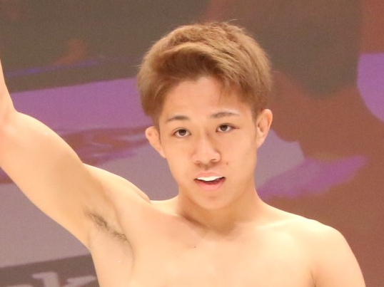 新星・秋元強真が元UFCファイターにロックオンされる