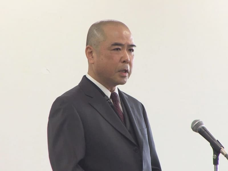 仕事始め式で訓示した三田豪士県警本部長＝７日午前、岐阜市薮田南、岐阜県警察本部