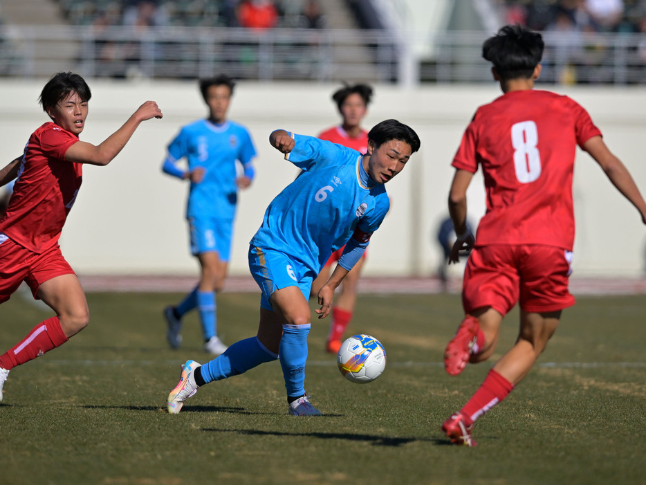 阪南大高のキャプテンを務めるMF福本一太(3年)(Koki NAGAHAMA/GEKISAKA)