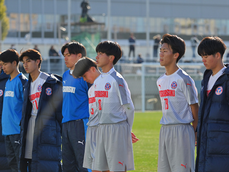 MF志賀杏陸主将(中央=写真協力『高校サッカー年鑑』)(HIGH SCHOOL SOCCER YEARBOOK)