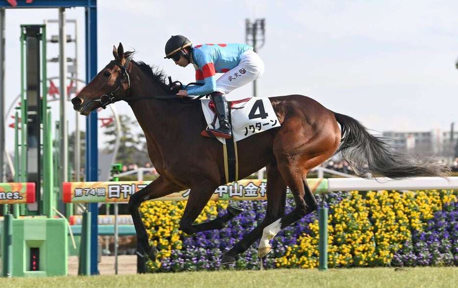 ノクターンが人気に応えて新馬勝ちを飾った（撮影・奈良武）