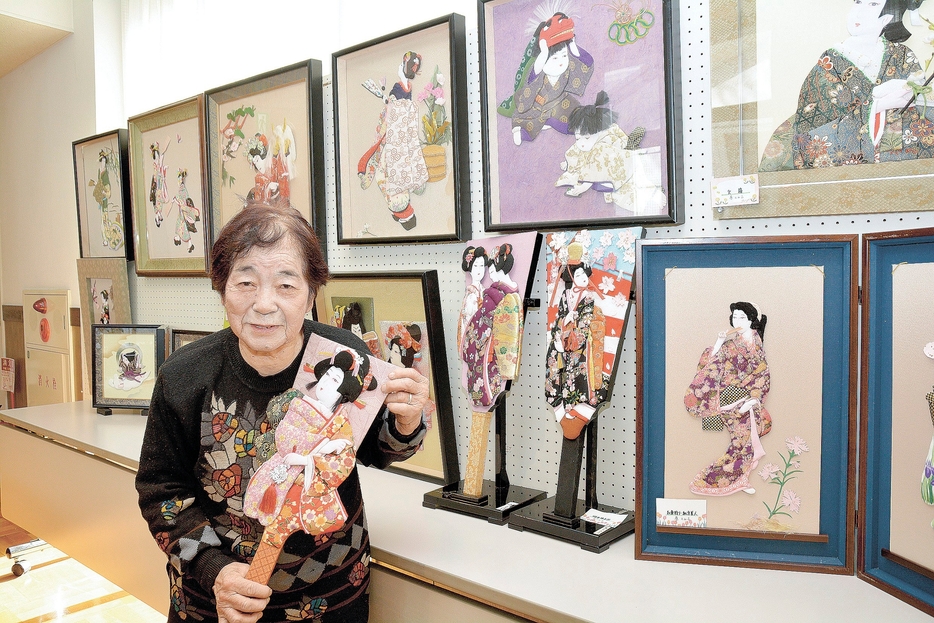 押し絵展への来場を呼び掛ける原さん