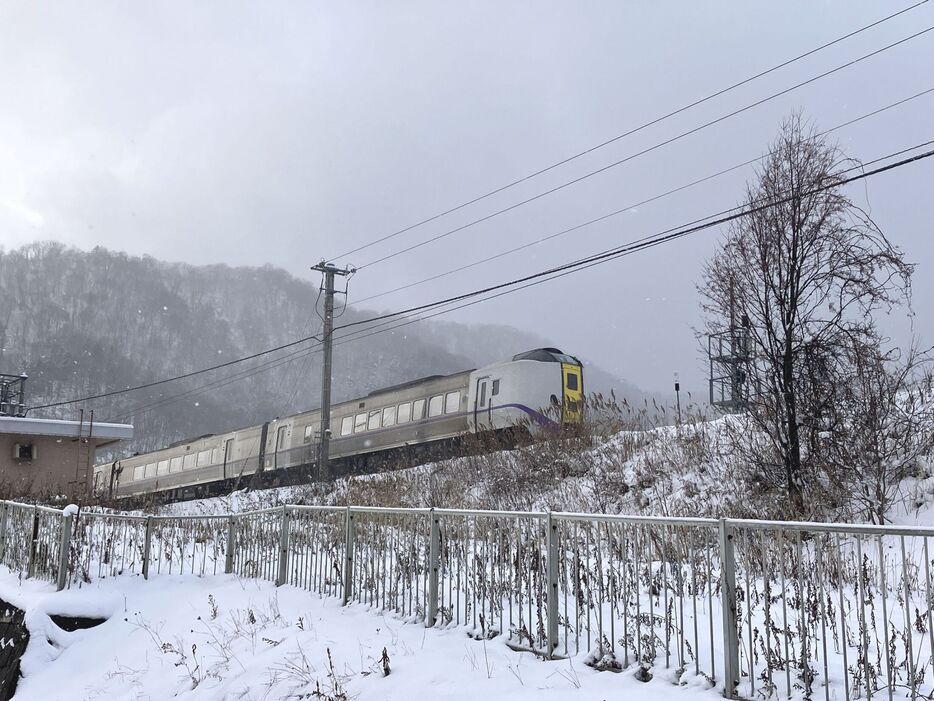 新夕張―新得間は、青春18きっぷでも特急に乗車可能だ