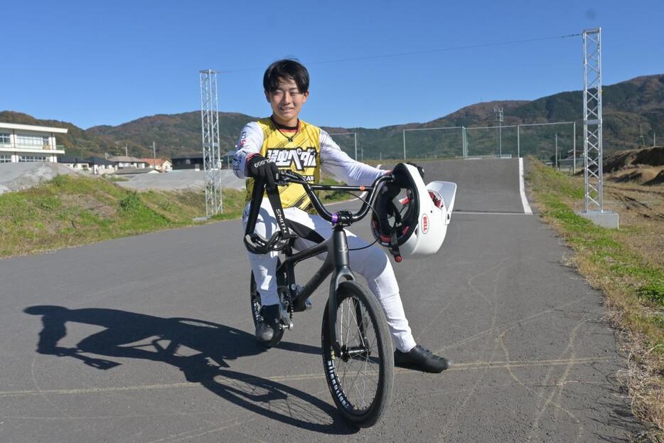 国際経験を経て、五輪出場を夢見るBMXレーシングの堀江樹さん=つくば市北条