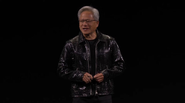 CES 2025の基調講演に登壇するNVIDIAのジェンスン・ファンCEO