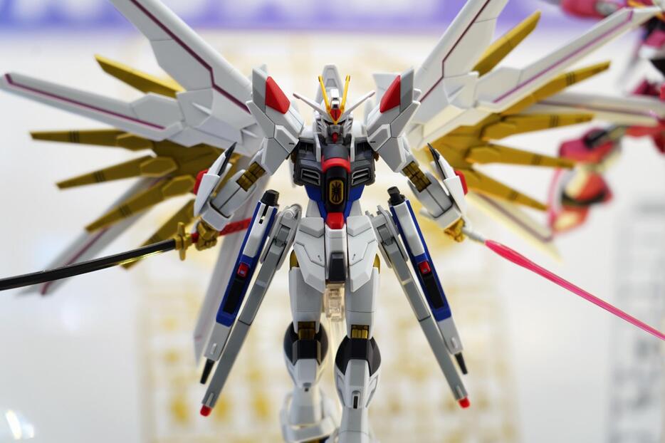 「機動戦士ガンダムSEED FREEDOM」のガンプラ「HG 1／144 マイティーストライクフリーダムガンダム」