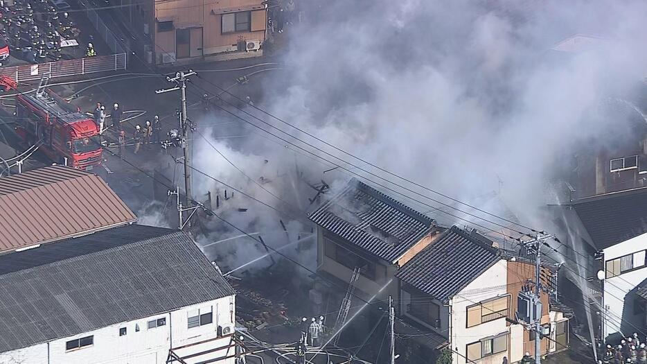 現場は市立中学校の近く