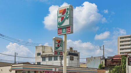 セブン-イレブンの売り上げが伸び悩んでいるという（写真：プレミアムフォトスタジオ Takashi Images／PIXTA）