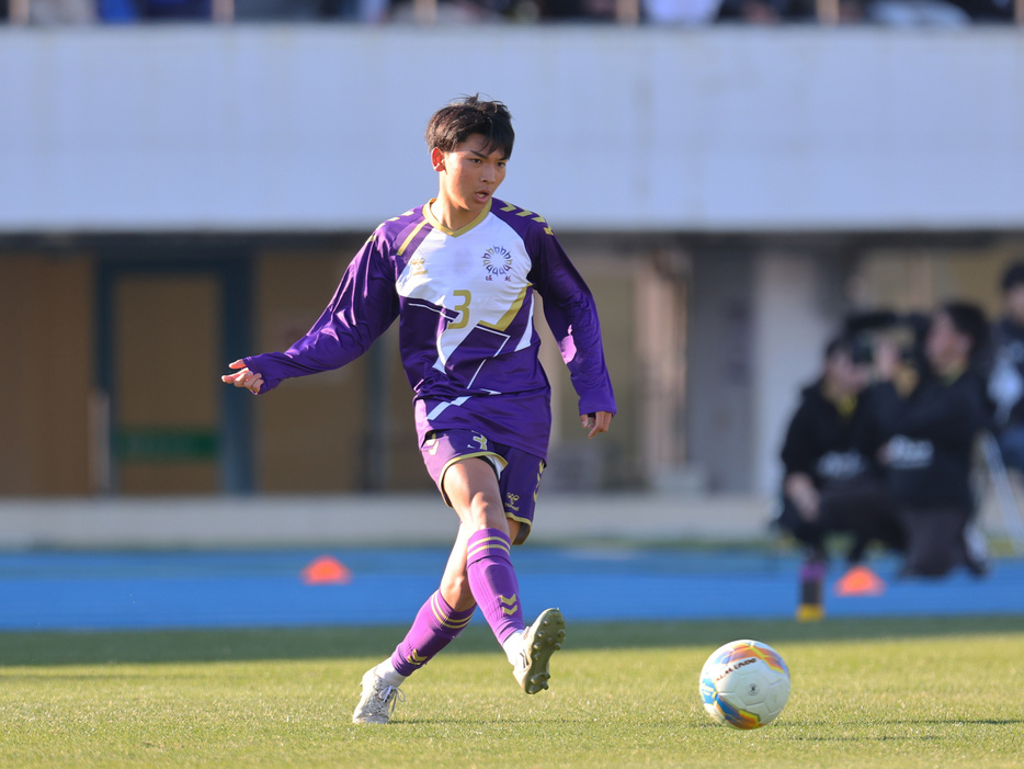 堀越高DF渡辺冴空(3年=FC府中U-15出身)は完封勝利に貢献!(HIGH SCHOOL SOCCER YEARBOOK)