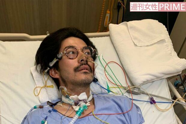 人工呼吸器をつけた俳優の小堀正博さん　写真／本人提供