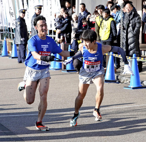 第９６回箱根駅伝の６区で区間新記録の快走を見せた東海大の館沢亨次（２０２０年１月３日）