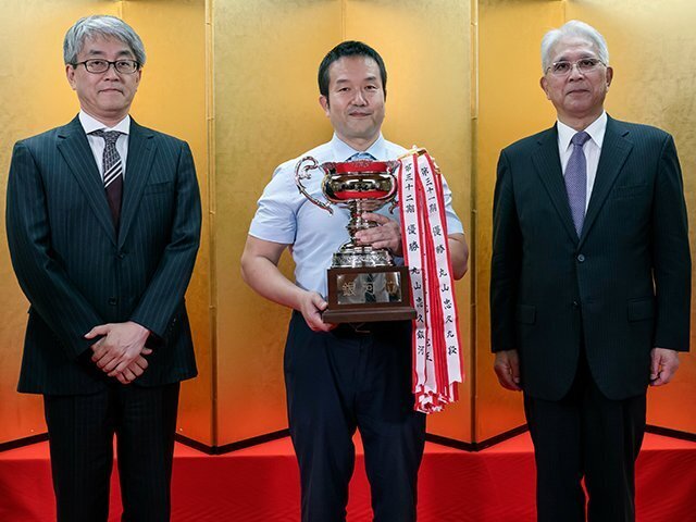 いわゆる「羽生世代」の1人、丸山忠久。銀河戦連覇とともに、名人、棋王を奪取したことがある名棋士だ photograph by 日本将棋連盟