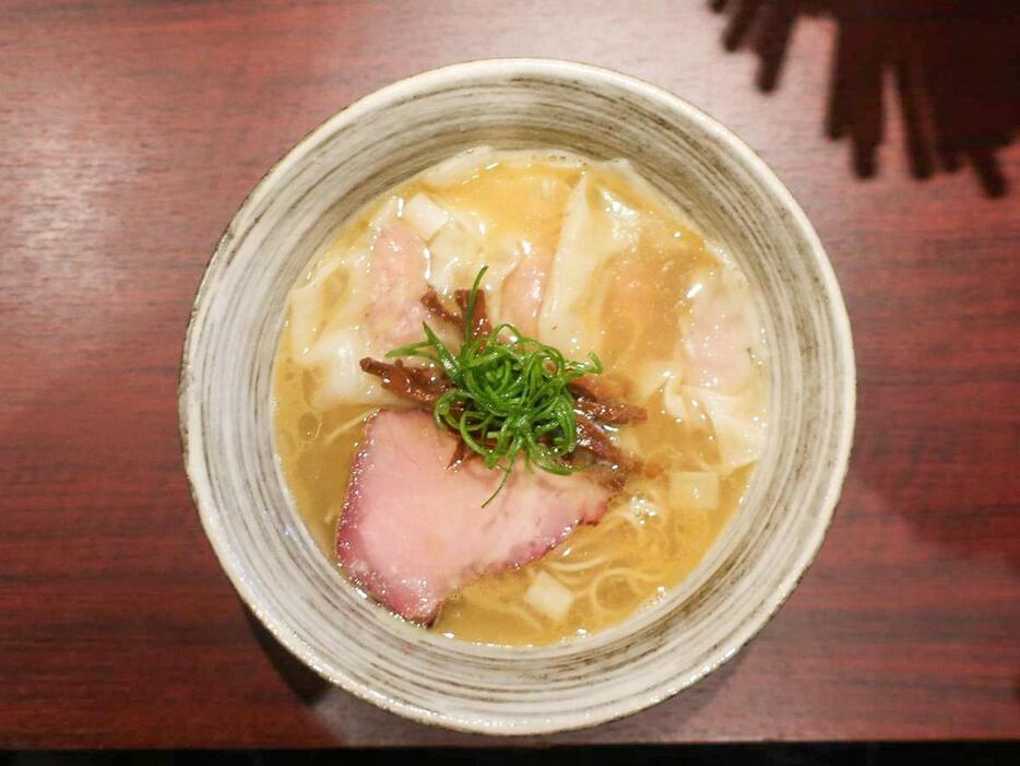 「ワンタン麺 塩」1400円