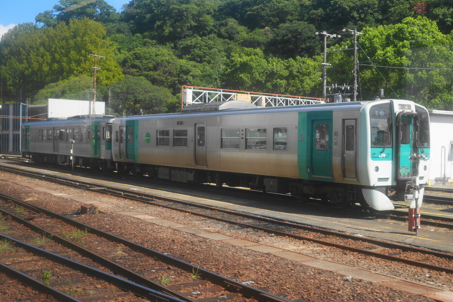 JR牟岐線の1500形気動車（安藤昌季撮影）。