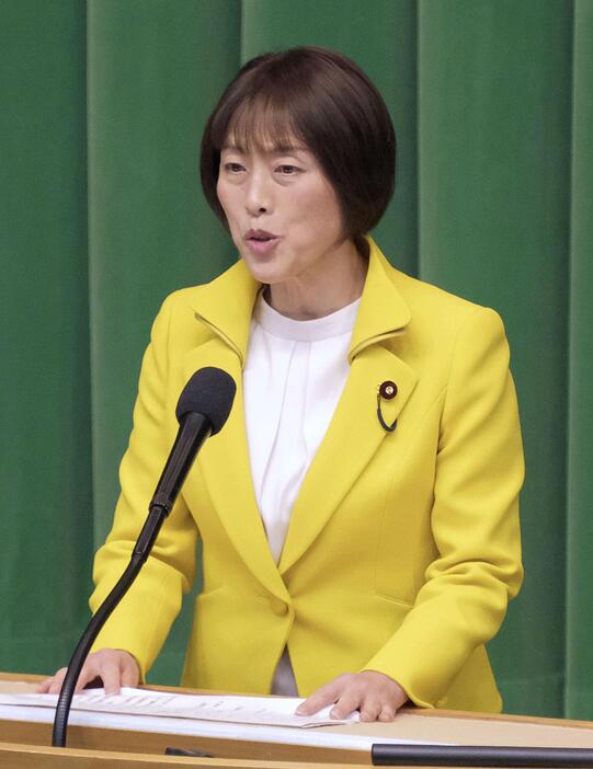 共産党の旗開きであいさつする田村委員長＝4日午前、東京都渋谷区の党本部