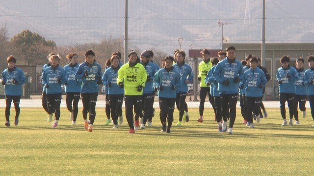 ファジアーノ岡山の初練習　政田サッカー場　岡山・東区