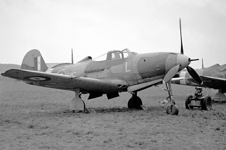 イギリスで僅かに運用されたP-39「エアラコブラ」（画像：イギリス空軍）。