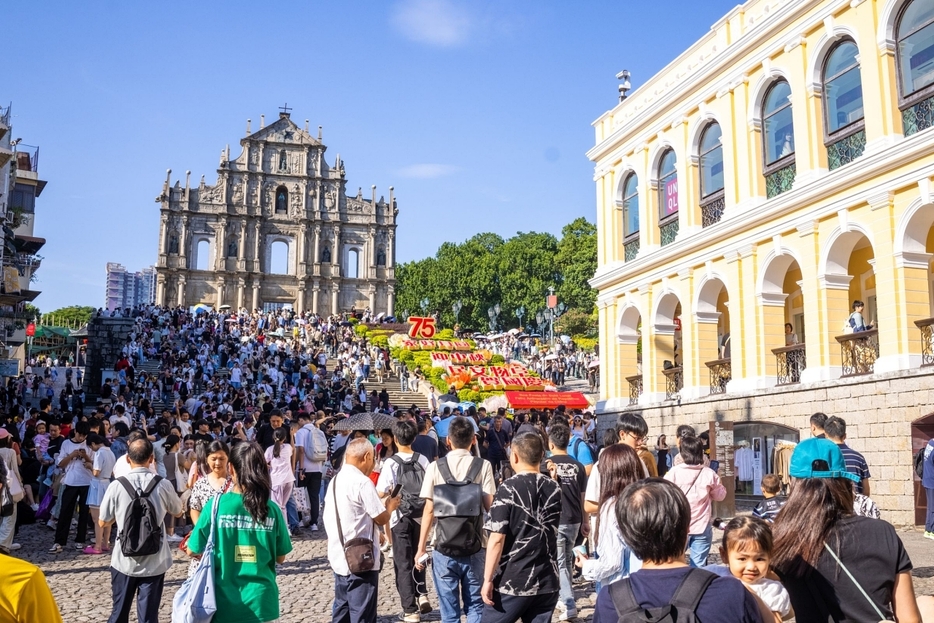 2024年国慶節ゴールデンウィーク中のマカオの観光名所「聖ポール天主堂跡」周辺の様子（資料）＝2024年10月（写真：MGTO）