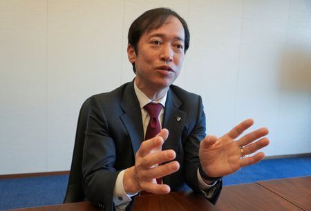 　第一生命保険の隅野俊亮社長（社長）は、「金利ある世界」への回帰を背景に貯蓄性商品の需要が高まる中、資産形成商品をてこに業績回復を図る考えを示した。２０２４年１２月、東京の同社オフィスにて撮影（２０２５年　ロイター/Miho Uranaka）