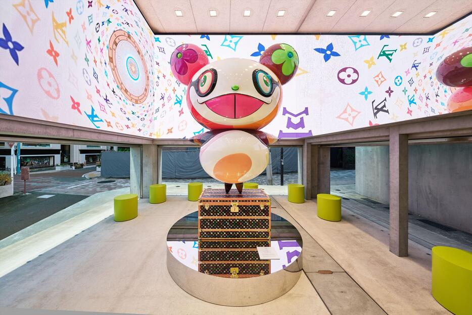 「LOUIS VUITTON × MURAKAMI」のリエディション・コレクションを展開するポップアップストア