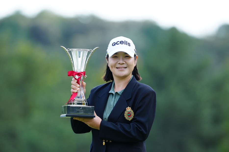 24年シーズンはJLPGAツアーで30歳以上で優勝したのはNOBUTA GROUP マスターズGCレディースのイ・ミニョンだけだ(撮影/姉崎正)