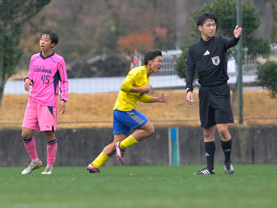 後半、鹿島学園高MF木下永愛(2年=ガンバ大阪門真ジュニアユース出身)が同点ゴール(Koki NAGAHAMA/GEKISAKA)