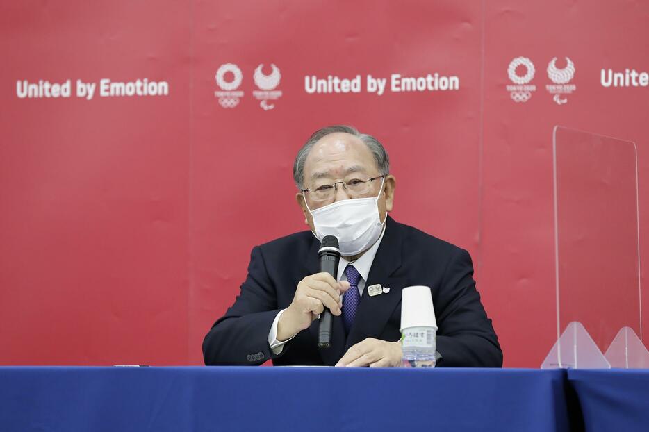 [写真]2月18日夕、記者会見で橋本聖子新会長の選考過程について説明する御手洗座長（Photo by Tokyo 2020）