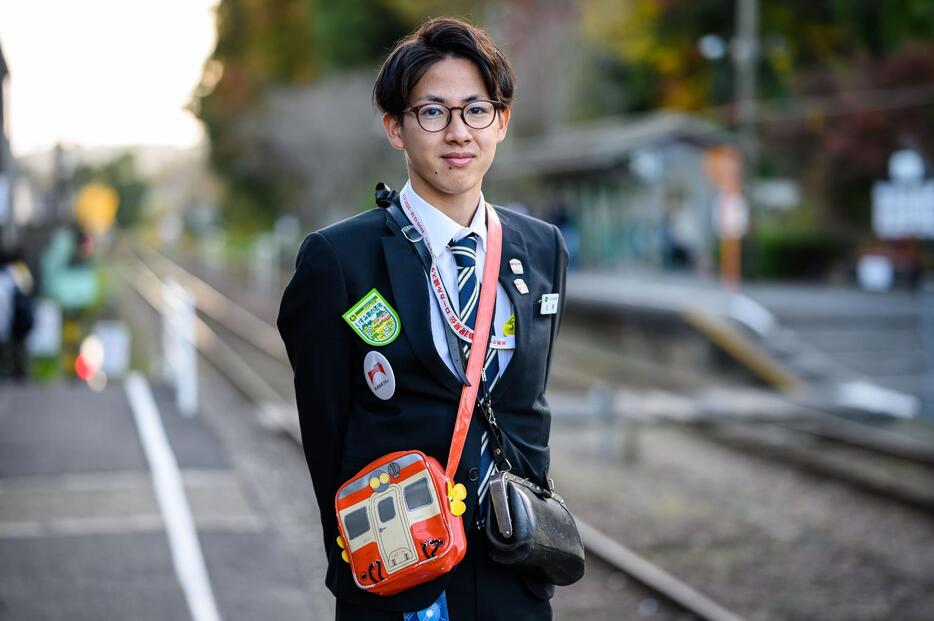 地域と鉄道をつなげたい思いから、東京メトロからいすみ鉄道へ転じた玉尾和也さん（27）。こうした若手の入社も増えているという