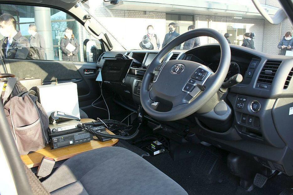 ［写真］AIオンデマンドバスの運転席（撮影：具志堅浩二）