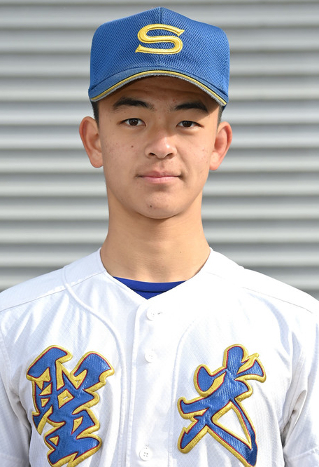 聖光学院・安田淳平中堅手（２年）＝福島県桑折町の同校グラウンドで２０２２年１月30日、西夏生撮影