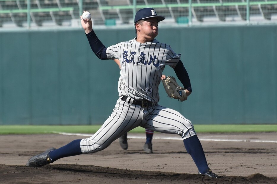 秋季福井県大会の３位決定戦で完投勝利した敦賀気比の主将・上加世田頼希投手（２年）＝福井市福町の県営球場で２０２１年９月２５日、大原翔撮影