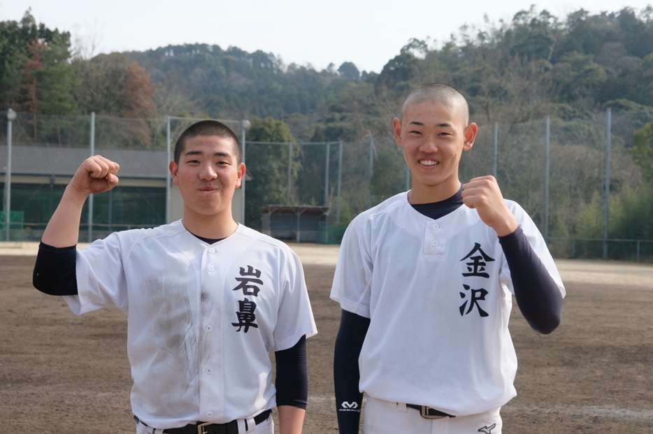 岩鼻優太朗選手・１年（左）と金沢玲哉選手・１年＝京都市東山区で、千金良航太郎撮影