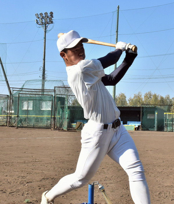 三富大輝外野手（１年）＝千葉県木更津市矢那で２０２２年３月３日、長沼辰哉撮影