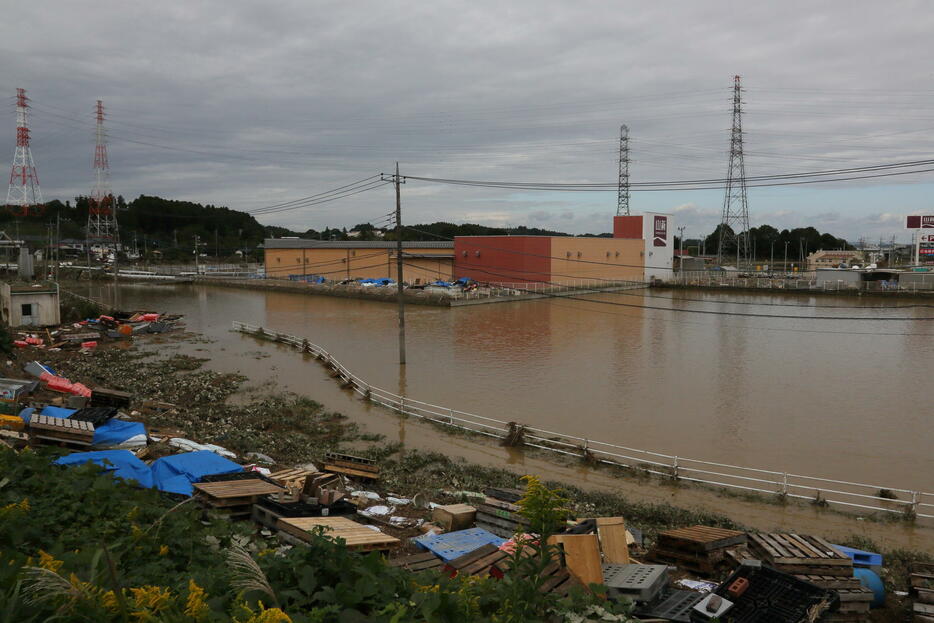 水害対策などの点から考えると、堅固な建築による集合居住も必要となるだろう（写真：Motoo Naka/アフロ）