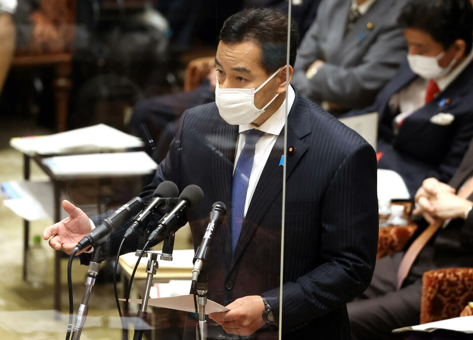 山際担当相（写真：つのだよしお/アフロ）