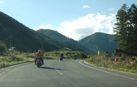 [画像]日本二輪車普及安全協会より転載（http://www.jmpsa.or.jp/joy/enjoy/returnrider/rrt_03.html）