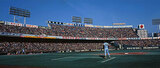 1976年、後楽園球場で日本のプロ野球では初めて人工芝が導入された[写真は78年]