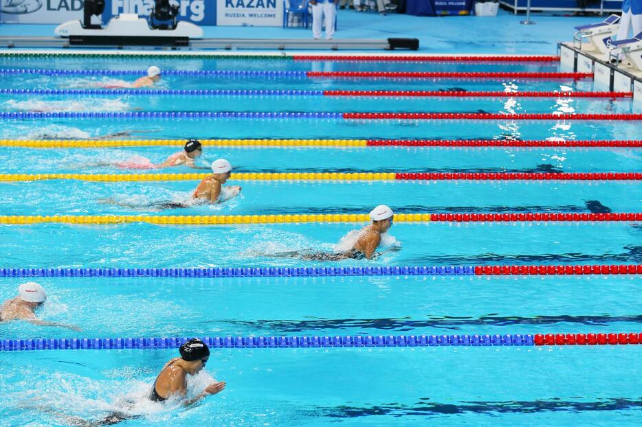 ゴール前、1人前にでる渡部香生子＝2015年8月7日（写真：長田洋平/アフロスポーツ）