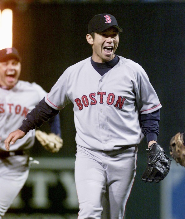 2001 MLB 野茂 2度目のノーヒットノーランを達成＝2001年4月4日（写真：ロイター/アフロ）