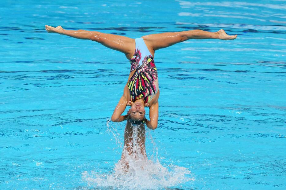 チームFR決勝で演技する選手たち＝2015年7月31日（写真：長田洋平/アフロスポーツ）